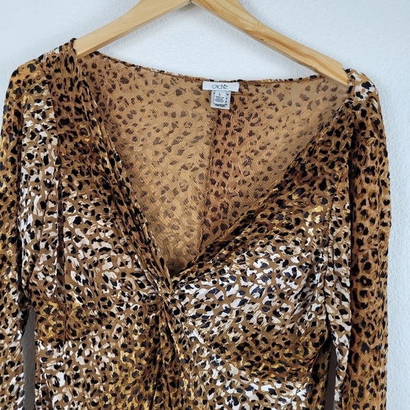 Cache velvet  Cheetah print vneck top - Picture 3 of 10